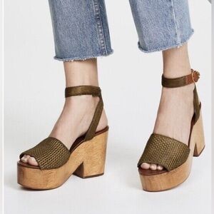 Tory Burch
Women's Camilla Calf Hair & Leather Platform
Sandals